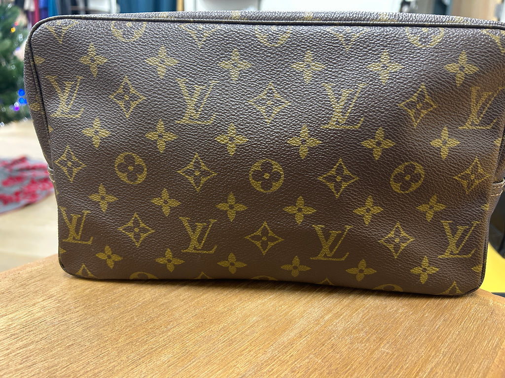Louis Vuitton Trousse Toilette 28 Monogram