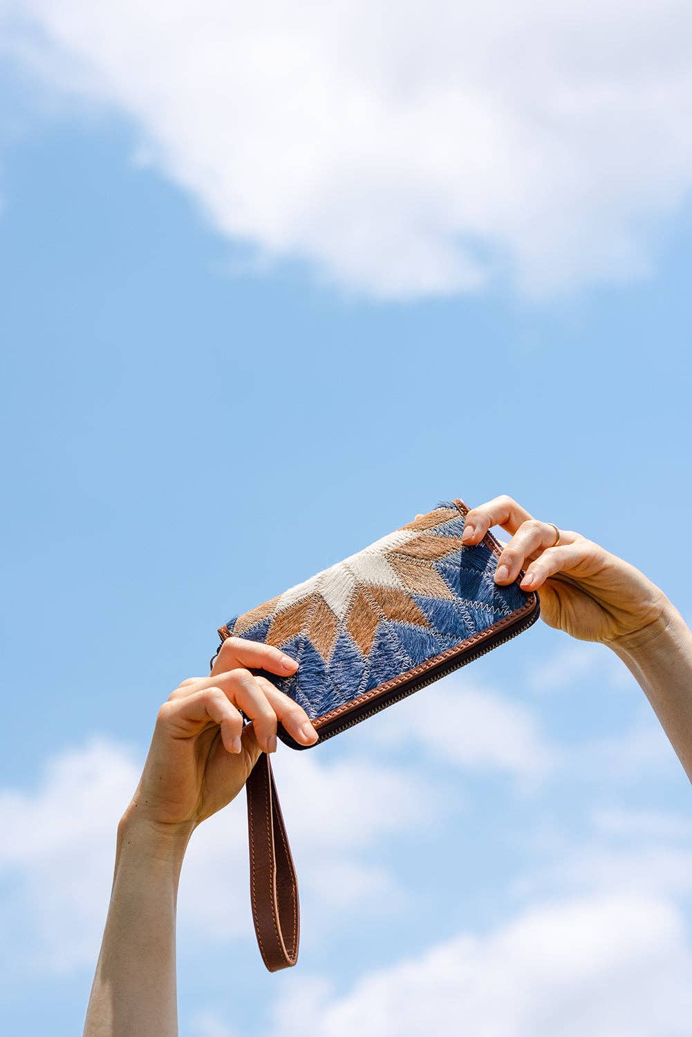 Leather Vaquera Wallet with Wrist-Strap