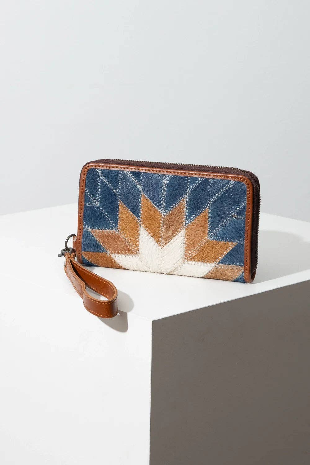 Leather Vaquera Wallet with Wrist-Strap