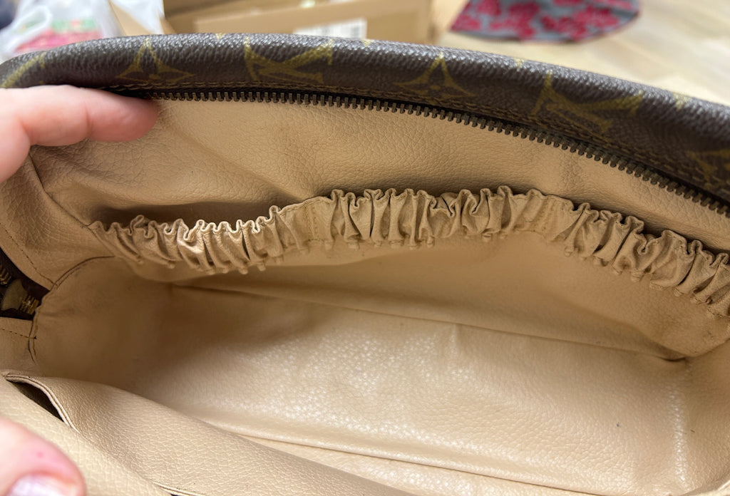 Louis Vuitton Trousse Toilette 28 Monogram