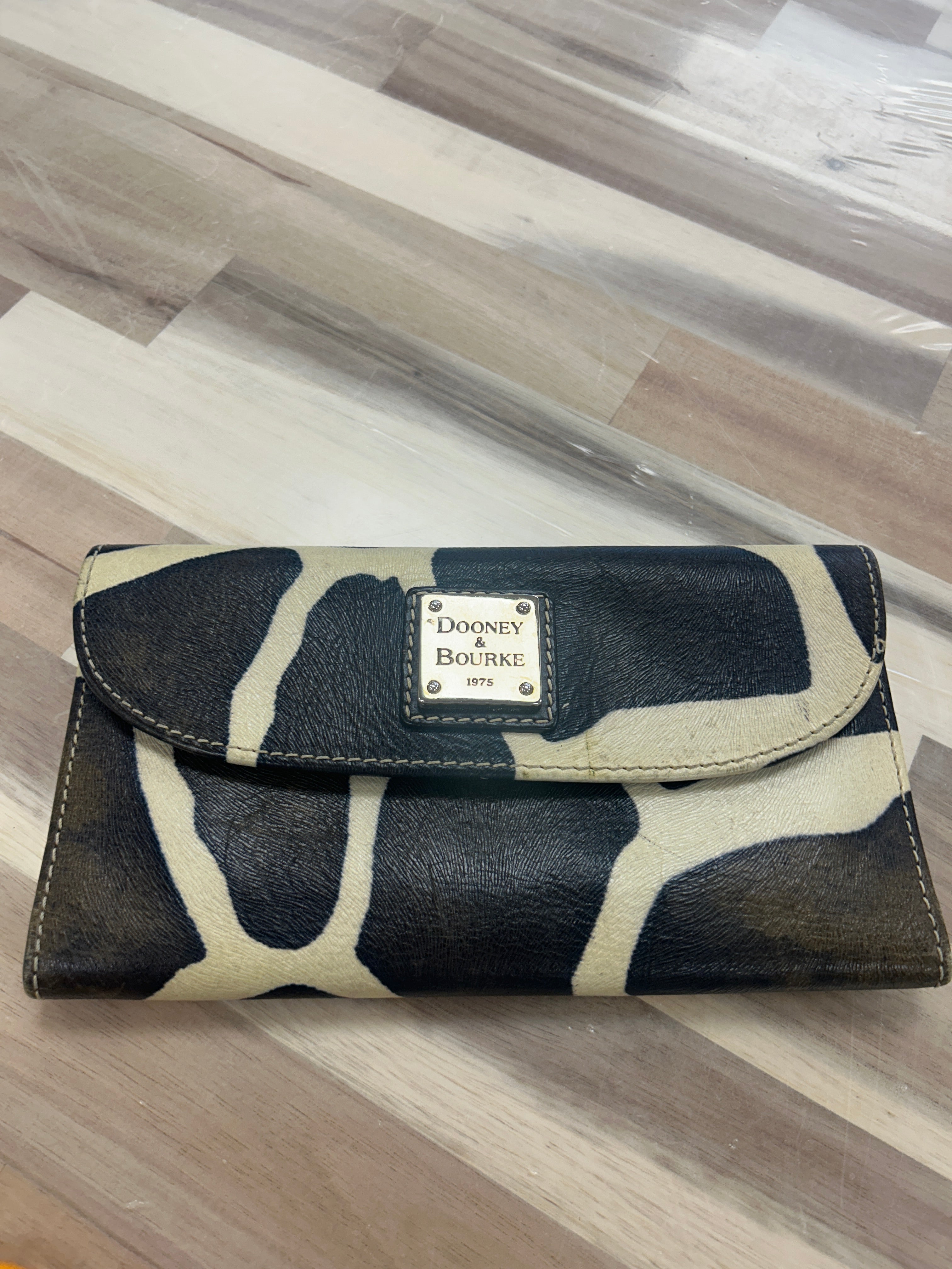 (Vintage) Dooney & Bourke Leather Giraffe pattern hobo bag and matching wallet