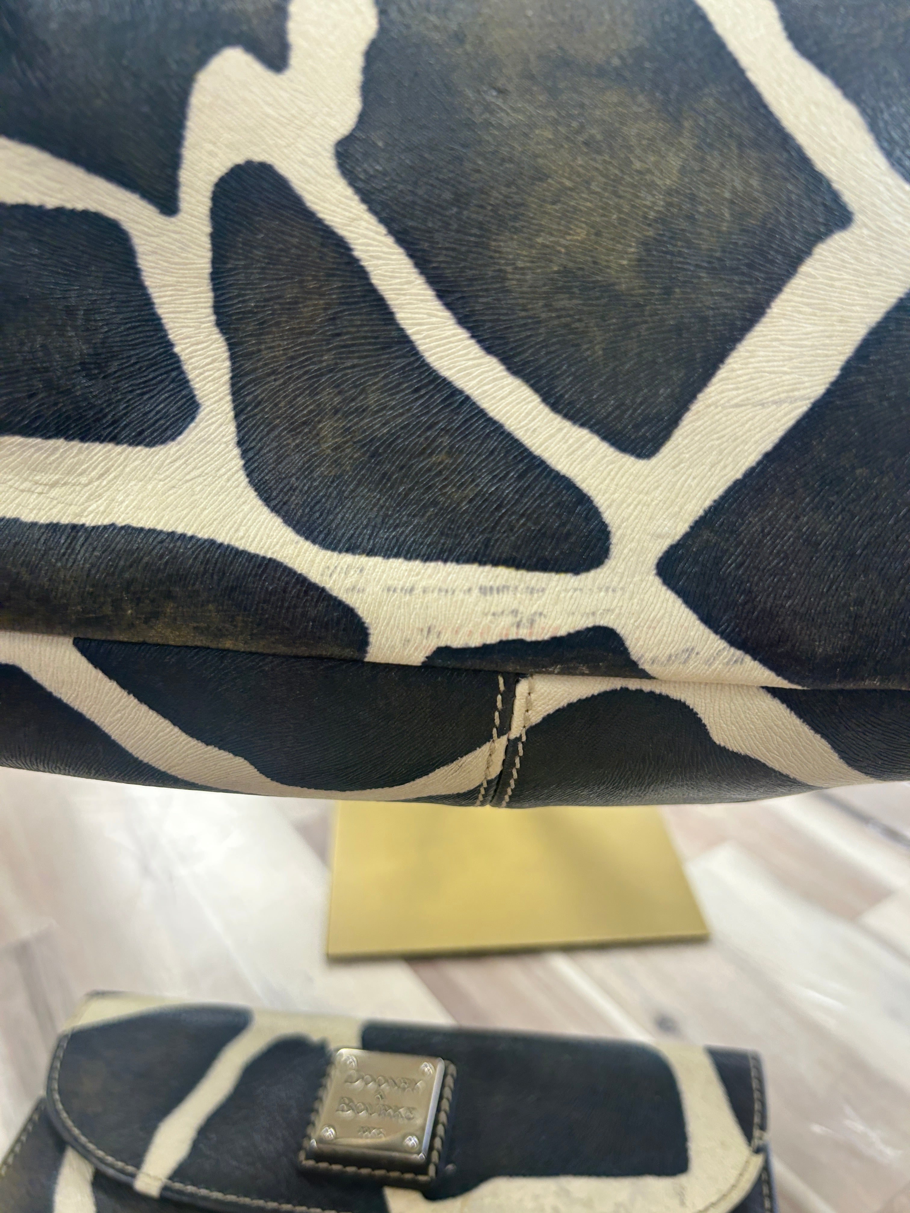 (Vintage) Dooney & Bourke Leather Giraffe pattern hobo bag and matching wallet