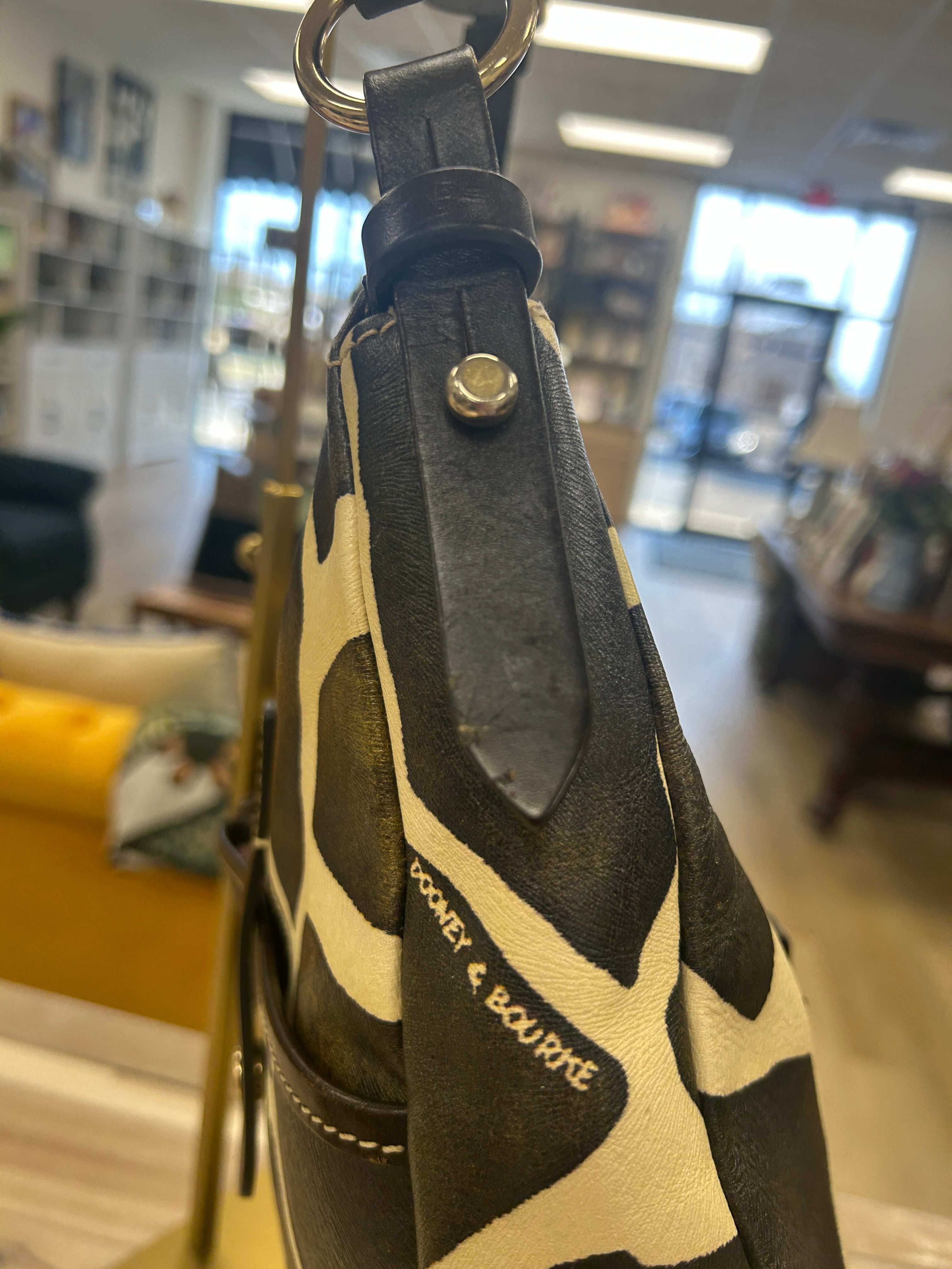 (Vintage) Dooney & Bourke Leather Giraffe pattern hobo bag and matching wallet