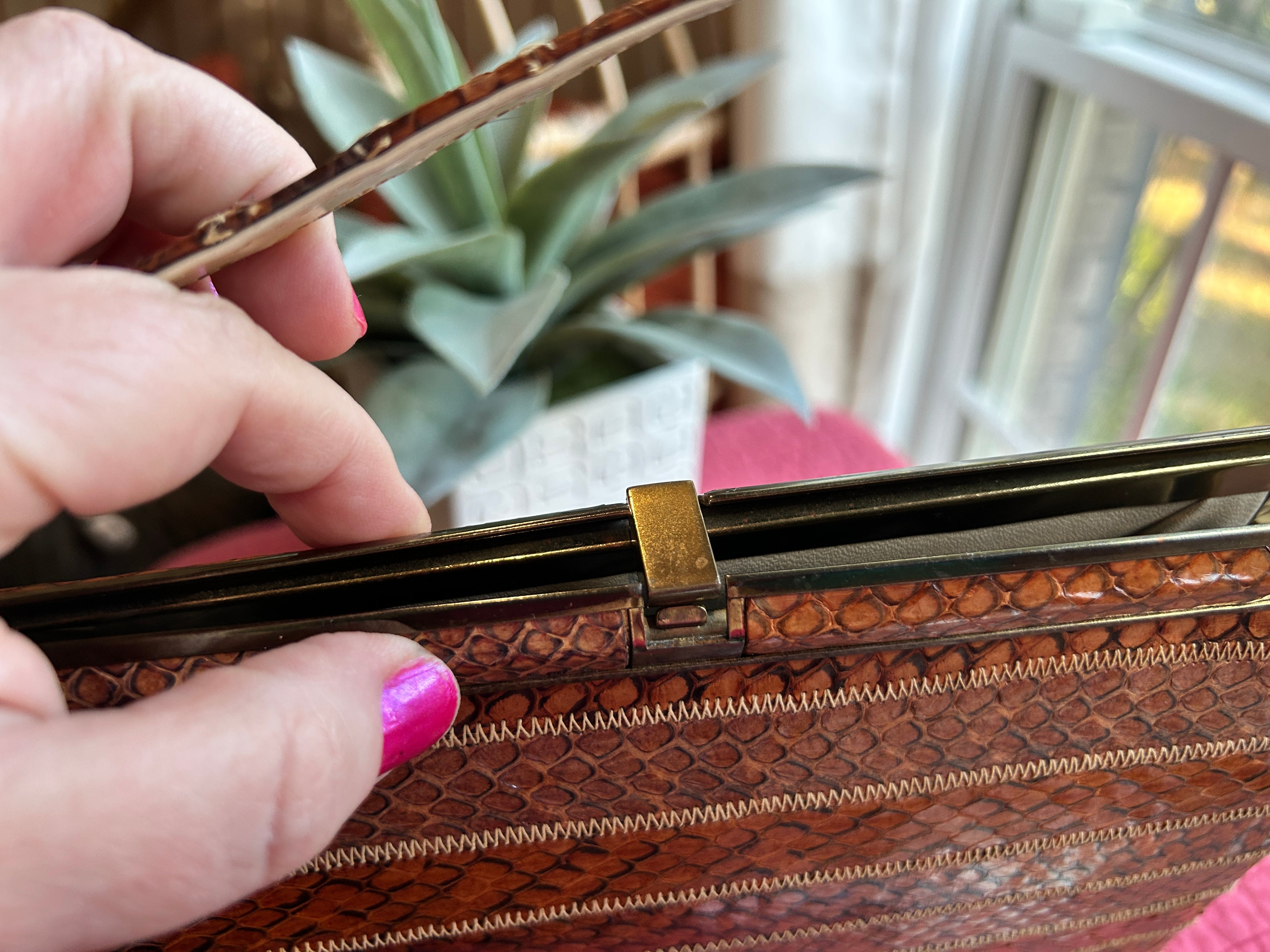 Classic 60's/70's style vintage Snakeskin handbag (pre-owned)