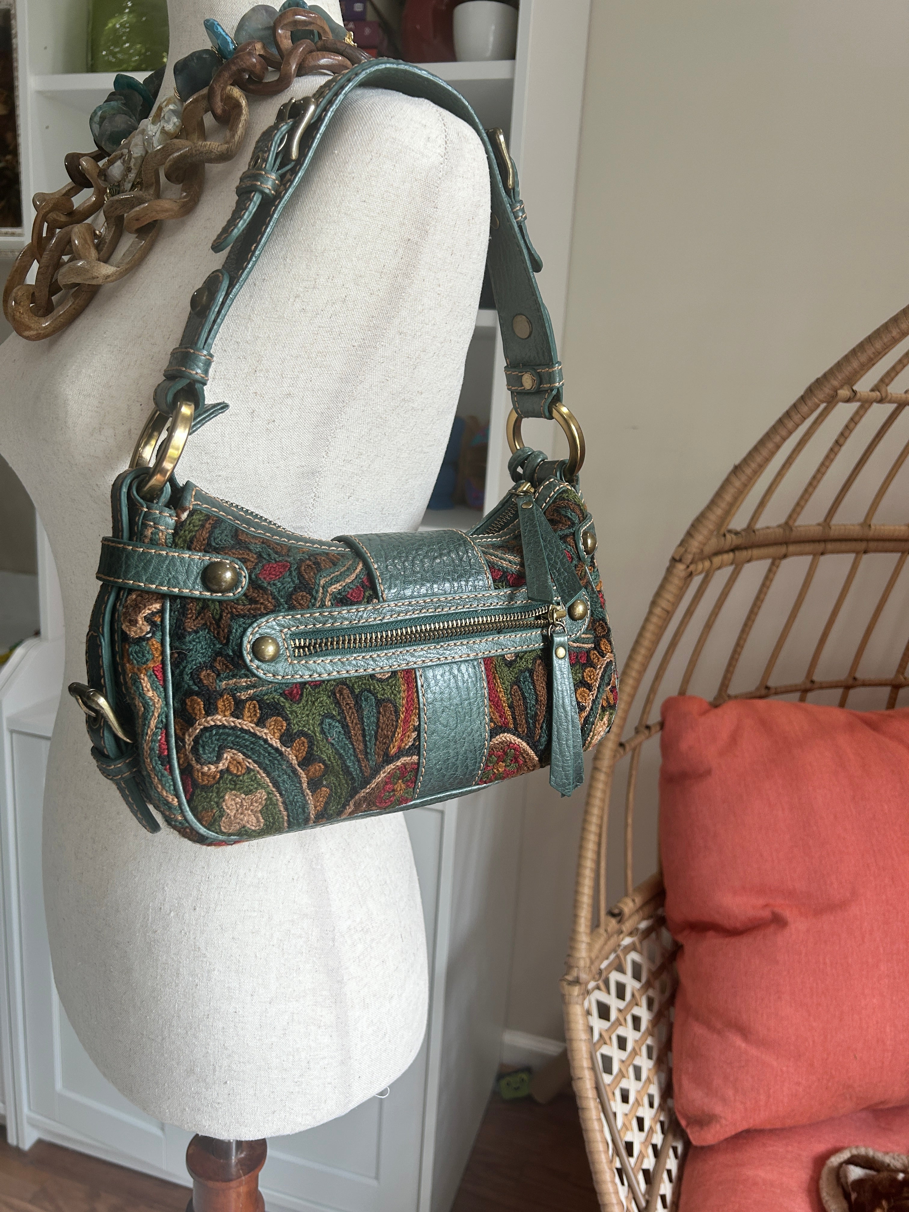 Isabella Fiore Cut‑A‑Rug Tapestry & Leather Shoulder Bag – Pristine Y2K Boho Luxe (Pre-owned)
