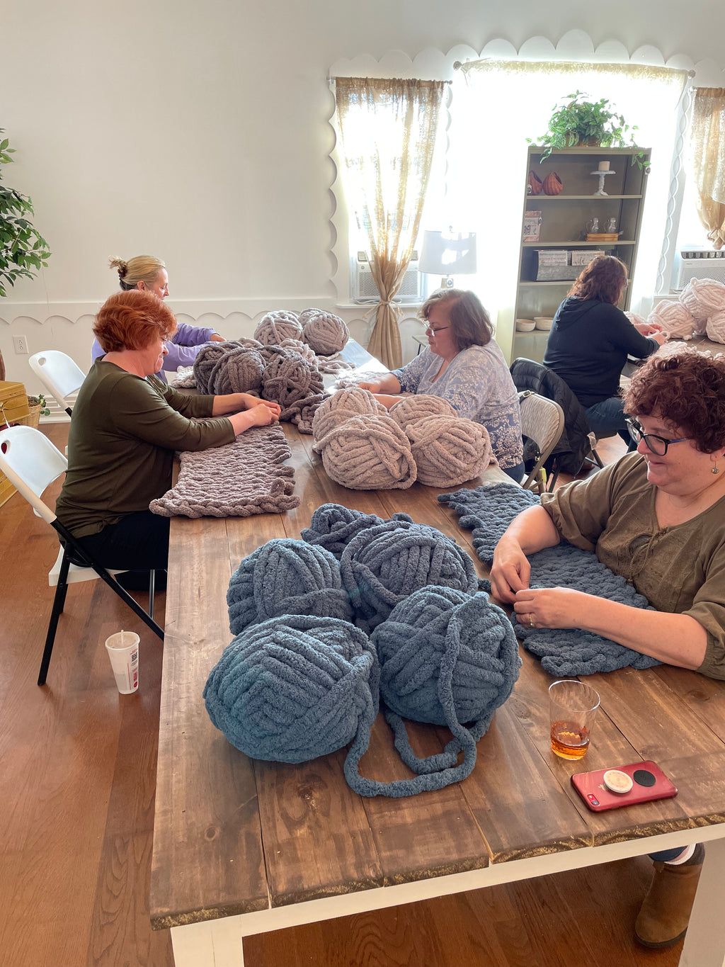 Chunky Handknit blanket class with Yanely Allen - Multiple dates