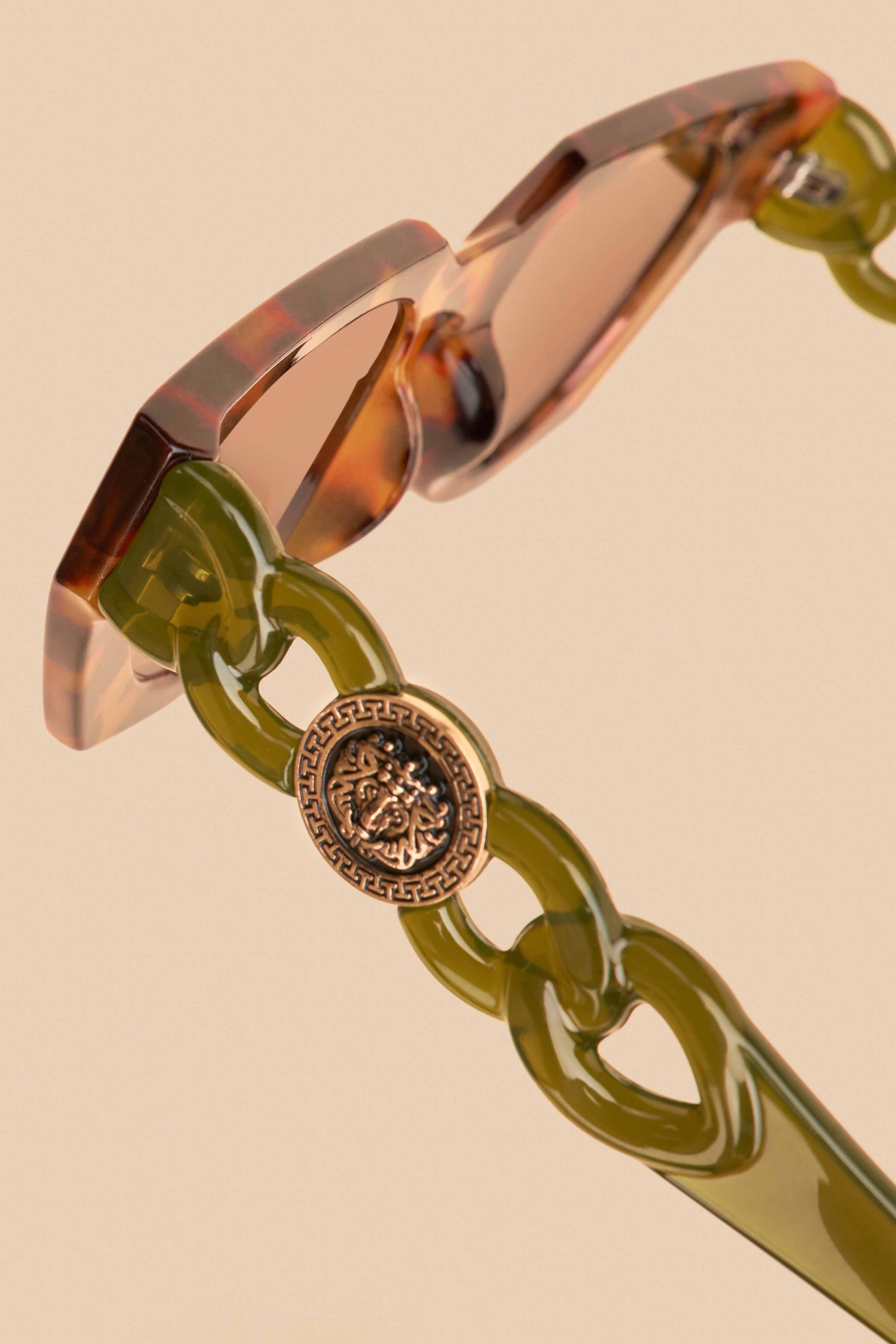 Luxe Zelia Sunglasses| Powder| Tortoiseshell/Olive