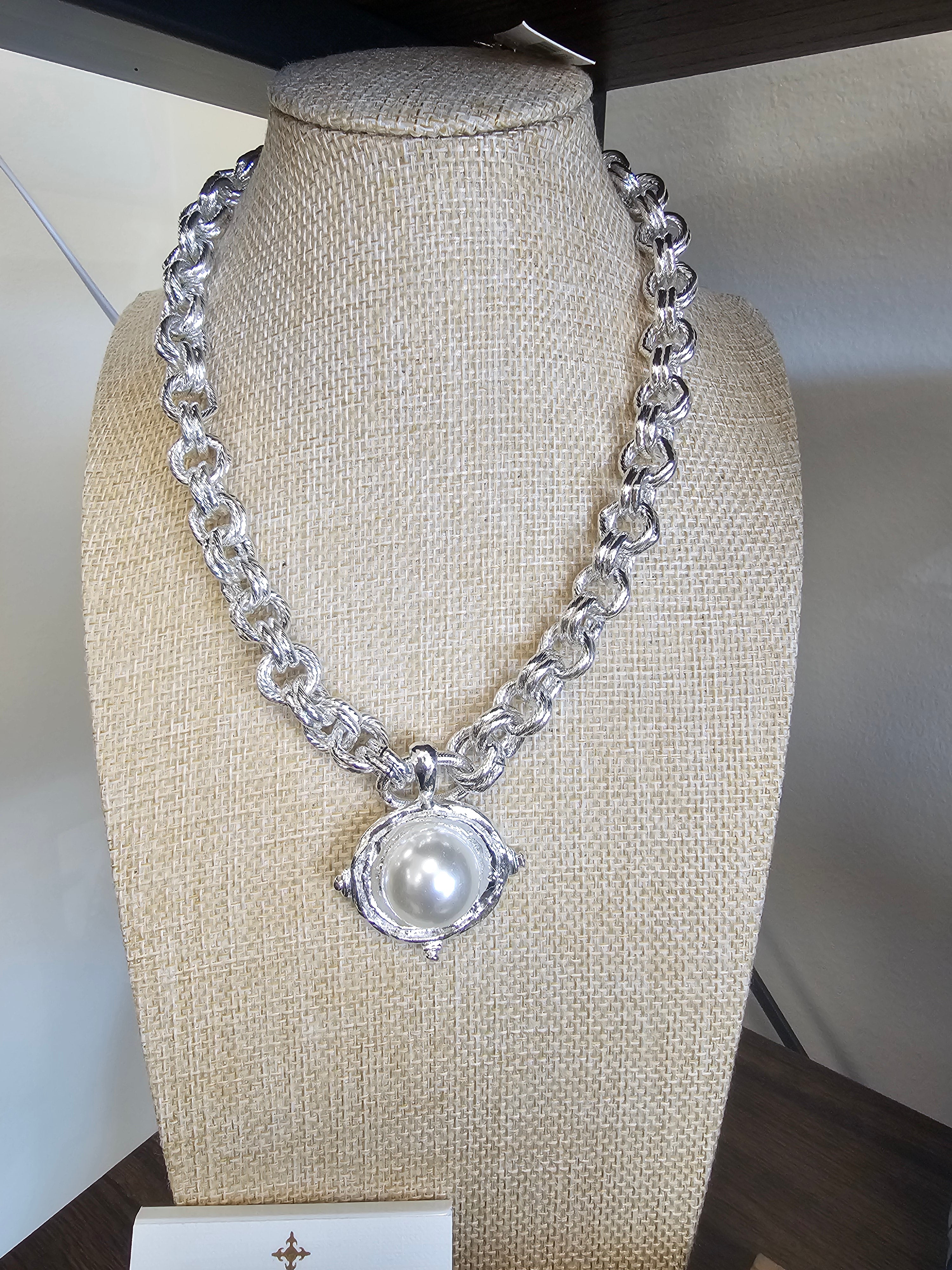Pearl Cab Necklace – Silver