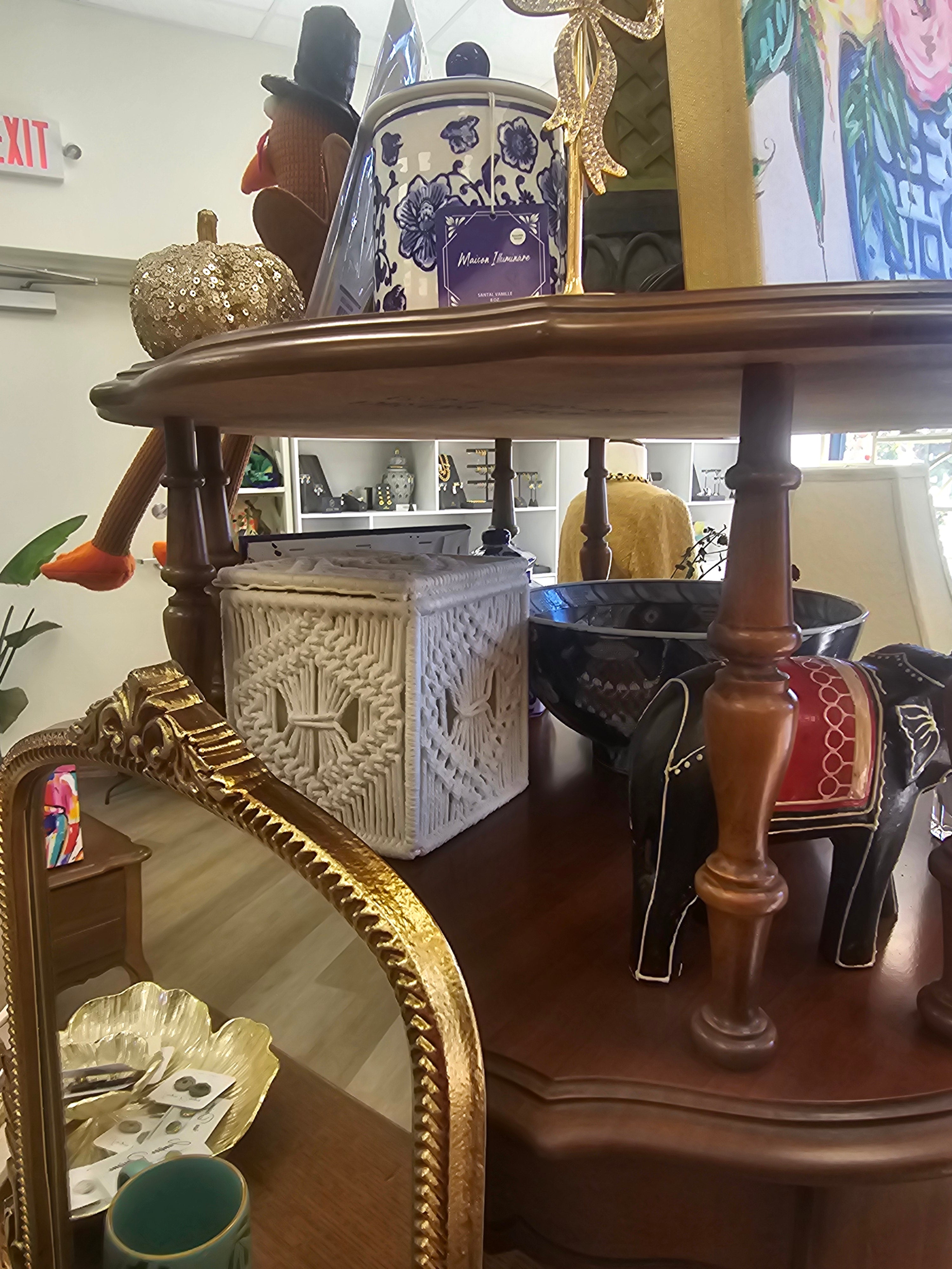 Macrema tissue box cover