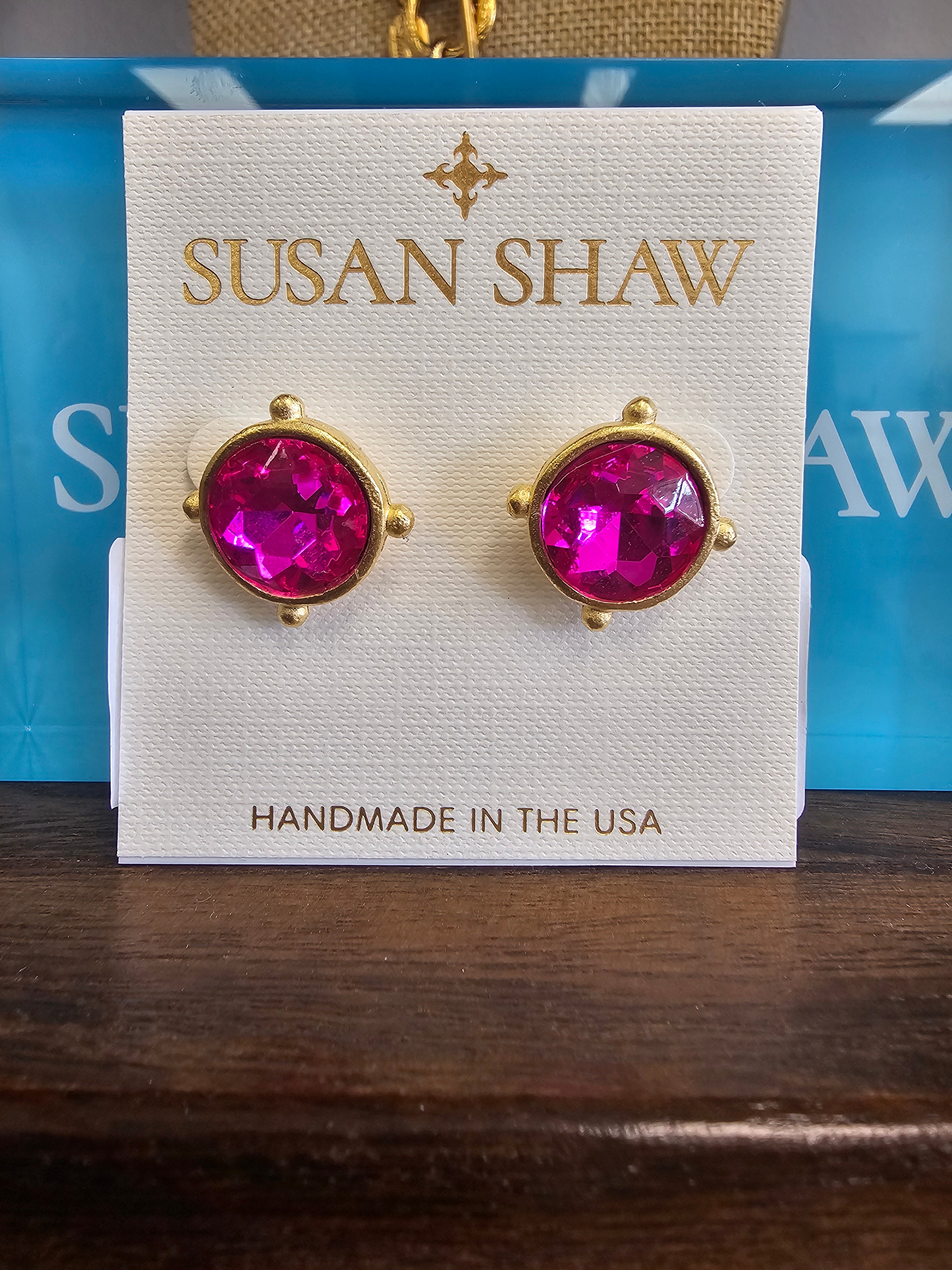 Coupe Studs – Viva Magenta